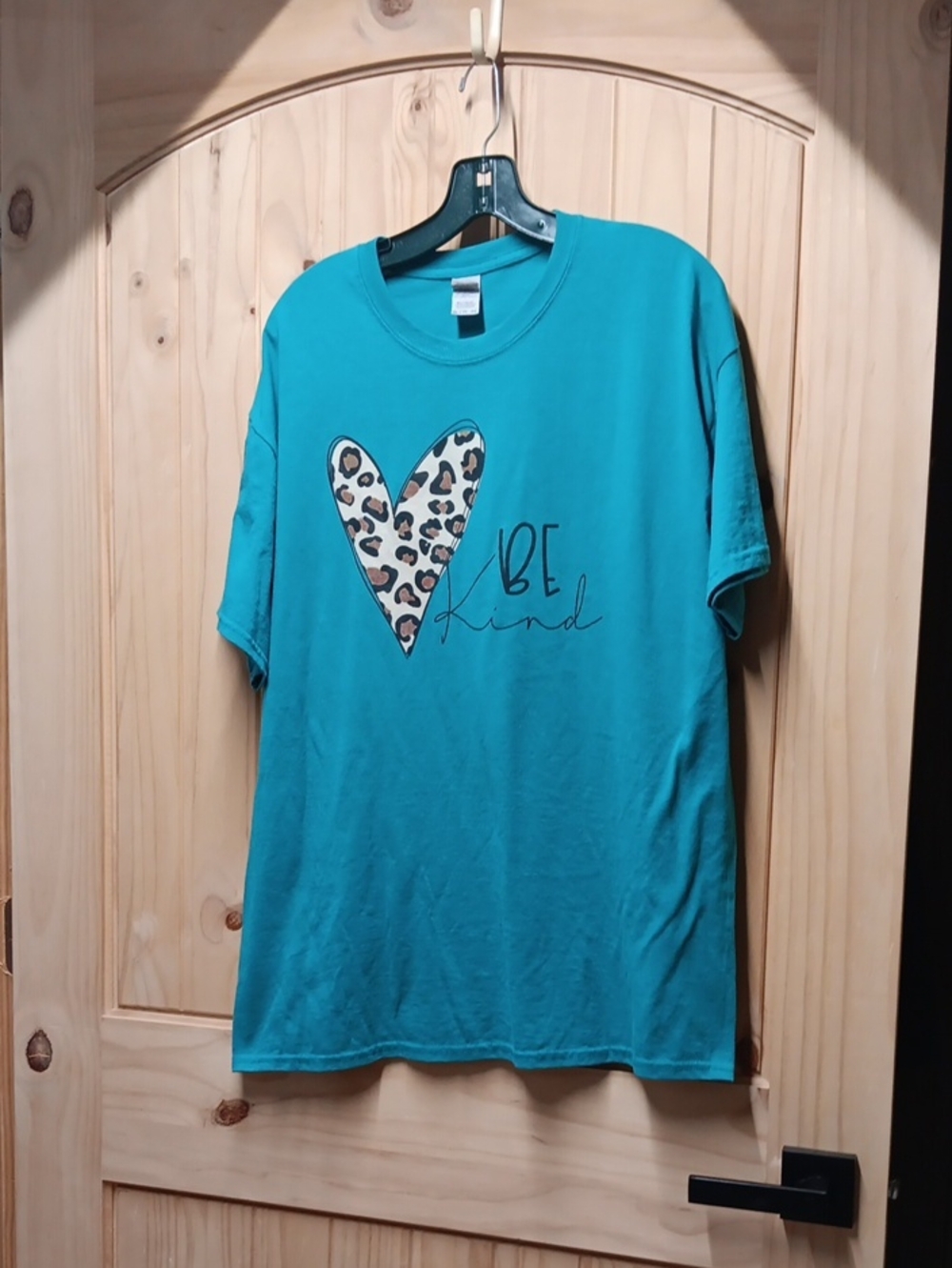 Be Kind  Graphics Short Sleeve Tee Vibrant Cotton Comfort EUC
